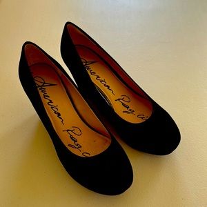 American Rag wedge black sueded material size 8.5